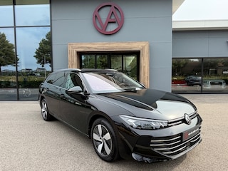 Volkswagen Passat Variant 1.5 eHybrid Business | Trekhaak | 360 Camera | Elek. Achterklep | 4-Season | Head up | Rijklaar incl. garantie