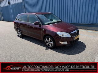 Skoda Fabia Combi 1.2 TDI Greenline Businessline Inruilauto’s tegen vaste prijzen. Voor meer info: 0638140850 Bij de verkoop van gebruikte voertuigen door CD-Cars wordt geen standaard garantie verstrekt. De koper aanvaardt het voertuig in de staat waarin het zich bevindt op het moment van aankoop