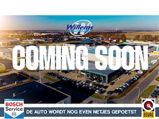 Toyota Yaris 1.5 Hybrid Trend Bi-Tone Cruise Control, Navigatie & Camera