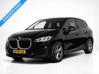 BMW 2-serie Tourer 225e xDrive Plugin hybrid | Carplay | Camera | Stoelverwarming | Privacy glass