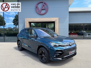 Volkswagen Tiguan 1.5 eHybrid R-Line | Black line | 360 Camera | Trekhaak | Dode hoek | IQ light | Elek. klep | Rijklaar incl. garantie