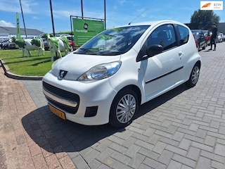 Peugeot 107 1.0-12V Millesim 200 / APK juni 2027