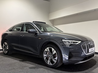 Audi E-tron 55 quattro Business edition Plus 95 kWh Leder interieur | Pano dak | Trekhaak | Soh (batterijcheck) Waarde 92,3 %