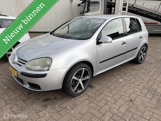 Volkswagen Golf 1.6 FSI Comfortline