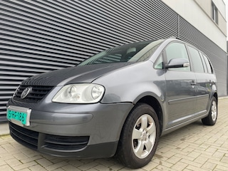 Volkswagen Touran 1.6-16V FSI Optive I