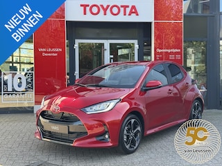 Toyota Yaris 1.5 Hybrid 130 Executive MET € 2.900,- INRUILKORTING DIRECT UIT VOORRAAD LEVERBAAR!!!