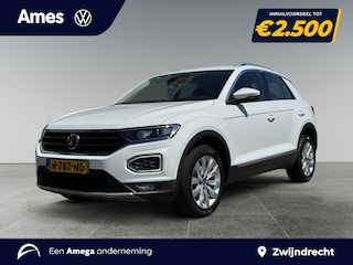 Volkswagen T-Roc 1.5 150pk TSI Sport Winterpakket | Navigatie 'Discover Media' | Achteruitrijcamera (Rear View)