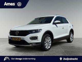 Volkswagen T-Roc 1.5 150pk TSI Sport Winterpakket | Navigatie 'Discover Media' | Achteruitrijcamera (Rear View)