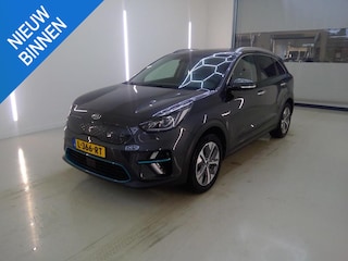 Kia Niro E-NIRO DYNAMICPLUSLINE 64 KWH (100% SOH) I TREKHAAK I SCHUIF/KANTELDAK I ADAPTIVE CRUISE CONTROL I PARKEERCAMERA