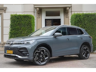 Volkswagen Tiguan 1.5 eHybrid R-Line Edition PANO | 360 CAM | MASSAGE | CARPLAY | KUIPSTOELEN