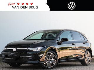 Volkswagen Golf 1.5 eHybrid Style | Wegklapbare trekhaak | HUD | Elektrisch verstelbare bestuurdersstoel + memory | Stoel en stuurverwarming | Keyless entry |