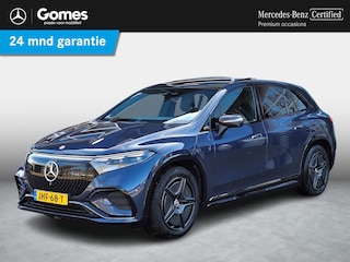 Mercedes-Benz EQS SUV 450+ AMG Line | 7-Zits | Premium Plus Pakket | Night Pakket | AIR BALANCE Pakket | Rijassistentie Pakket Plus | Derde Zitrij | Panoramadak | Trekhaak | AIRMATIC Luchtvering | Achterasbesturing | Burmester 3D Surround | Head-up Display | Augmented Reality voor Navigatie | 360° Camera | DISTRONIC Afstandsassistent | Verkeersbordenassistent | DIGITAL LIGHT | Elektrisch Verstelbare Stoelen + Memory | Elektrisch Verstelbare Achterbank | Stoelventilatie | Stoelverwarming Voor + Achter | Stuurverwarming | Sfeerverlichting | Apple CarPlay | Android Auto | Elektrische Achterklep | Elektrisch Inklapbare Buitenspiegels | Parkeersensoren