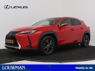 Lexus UX 250h First Edition | BTW voertuig | Dealer Onderhouden | Navigatie | Climate Control | Achteruitrijcamera | Elektrische Achterklep | Parkeersensoren voor+achter | Trekhaak afneembaar |