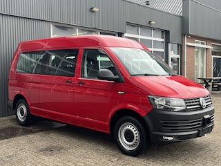Volkswagen Transporter Kombi 2.0 TDI L2H2 150pk DSG Airco Cruise control Trekhaak 2500kg trekgewicht Parkeersensoren achter Apple carplay Telefoonverbinding Euro 6 Ideaal voor camperombouw! 8-Persoons