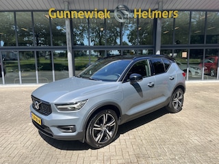 Volvo XC40 1.5 T5 Recharge R-Design | ACC | CAM | CARPAY | CLIMA | NAVI | PDC V&A | STUUR/STOELVERW. | TREKHAAK | WINTERWIELEN LM 19" ZWART