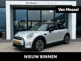 Mini Cooper 3-Deurs 1.5 | Cruise Control | Stoelverwarming | Keyless | Climate Control | lichtmetalen velgen 17" | Apple Carplay/Android Auto |