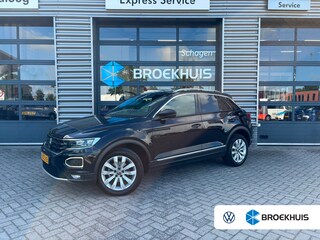 Volkswagen T-Roc 1.5 TSI 150 pk Sport 7-DSG | Trekhaak | Achteruitrijcamera | Apple carplay |