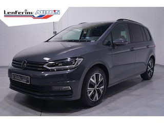 Volkswagen Touran 1.5 TSI Comfortline 7p Led koplampen Apple Carplay Panodak Winterpakket Trekhaak Camera 7 zits