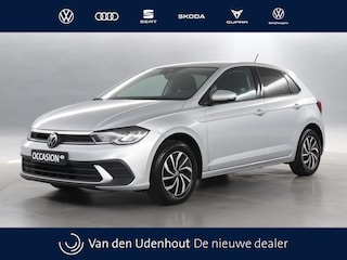 Volkswagen Polo 1.0 TSI 95pk Life Edition / Navigatie / Stoelverwarming / Camera