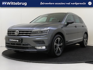 Volkswagen Tiguan 1.4 TSI ACT Highline Digitale dashboard | Panoramische schuif kantel dak |  Lederen bekleding | Lage km-stand!!!