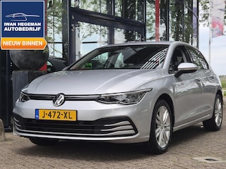 Volkswagen Golf 1.0 TSI Life | Navigatie via Apple carplay | Climate Control | Parkeersensoren | Licht metalen velgen