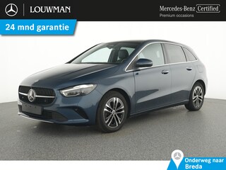 Mercedes-Benz B-klasse 250 e Plug-In Hybride Trekhaak | Panorama Schuif-Kanteldak | MultiBeam Ledkoplampen | Sfeerverlichting | Parkeerpakket met 360°-camera. Inclusief 24 maanden Mercedes-Benz Certified garantie voor Europa.
