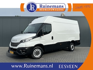 Iveco Daily 35S14 2.3D FACELIFT / L2H2 / ** 28.436 KM ** / TREKHAAK / 3.500 KG AHG / 270 ACHTERDEUREN / ECC AIRCO / APPLE CARPLAY / 3 ZITS