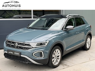 Volkswagen T-Roc 1.5 TSI 150pk DSG Style Virtual Cockpit Ergo stoel Trekhaak Camera Stoelverwarming Massage IQ Koplampen