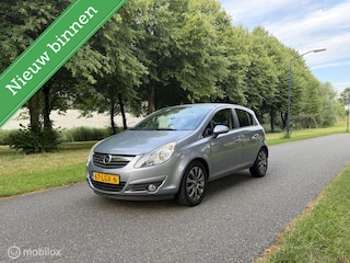 Opel Corsa 1.2-16V '111' Edition*AUTOMAAT*AIRCO*APK 03/27