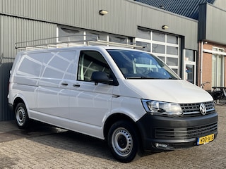 Volkswagen Transporter 2.0 TDI L2H1 Trekhaak 2200kg trekgewicht Imperiaal Euro 6 Airco Cruise controle Navigatie Apple carplay Parkeersensoren achter 2-Persoons