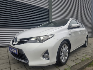 Toyota Auris Touring Sports 1.8 Hybrid Lease