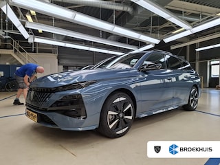 Peugeot 308 SW GT 54 kWh tot 8 jaar Garantie! | Navigatie | Achteruitrijcamera | Alcantara | Draadloos Apple Carplay & Android Auto | !!
