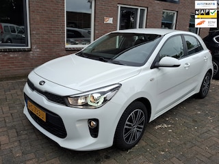 Kia Rio 1.0 TGDI ComfortPlusLine Navigator. 100% onderhouden. O.a. carplay, camera, cruise, navi, etc, etc.