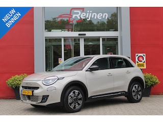 Fiat 600 1.2 Hybrid 110PK AUTOMAAT URBAN | STOEL/VOORRUIT VERWARMING | KEYLESS ENTRY/START | 17" LICHTEMATELN VELGEN | DRAADLOZE TELEFOONLADER | DRAADLOZE APPLE CARPLAY/ANDROID AUTO | NAVIGATIE | DAB+ RADIO | PARKEERSENSOREN VOOR + ACHTER | ACHTERUITRIJ CAMERA | CRUISE CONTROL | LED KOPLAMPEN |