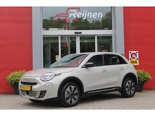 Fiat 600 1.2 Hybrid 110PK AUTOMAAT URBAN | STOEL/VOORRUIT VERWARMING | KEYLESS ENTRY/START | 17" LICHTEMATELN VELGEN | DRAADLOZE TELEFOONLADER | DRAADLOZE APPLE CARPLAY/ANDROID AUTO | NAVIGATIE | DAB+ RADIO | PARKEERSENSOREN VOOR + ACHTER | ACHTERUITRIJ CAMERA | CRUISE CONTROL | LED KOPLAMPEN |