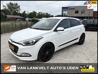Hyundai i20 1.2 Premium Navigatie, Camera, 17 inch