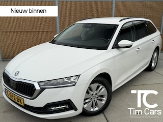 Skoda Octavia Combi 1.0 TSI Business Edition Getint glas | Parkeersensoren voor en achter | Elektrisch bedienbare achterklep | LED koplampen | Climate & cruise control | Navigatiesysteem