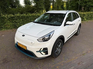 Kia Niro E-Niro DynamicPlusline 64kWh SOH 100%/Warmtepomp/Acarplay/Winterset/Halfleer/Camera/Fabrieksgarantie