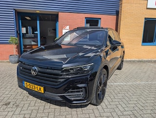 Volkswagen Touareg 3.0 TSI R-LINE, Plug-in Hybride, Soft close, Trekhaak, Panodak, BOMVOL!