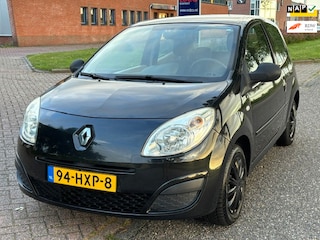 Renault Twingo 1.2 Authentique Stuurbekrachtiging Airco Electric pakket ABS 2 x airbag Colorpakket Dealeronderhoud Apk 13/04/2027