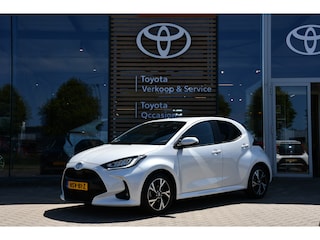 Toyota Yaris 1.5 Hybrid 115 Dynamic Automaat 116pk | Buitenspiegels elektrisch inklapbaar | Parkeersensoren voor & achter | Dodehoek detector |