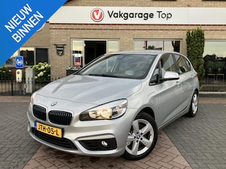 BMW 2-serie Tourer 225xe | HUD | Nieuwe grotere accu | Navi