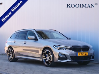 BMW 3-serie Touring 330e xDrive High Executive 292 Pk Automaat Navi / DAB / Apple Carplay / Leer / M-pakket / Pano-dak