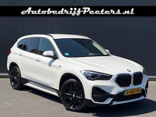 BMW X1 xDrive25e Sport Line Leder Navi LED Camera Carplay Trekhaak