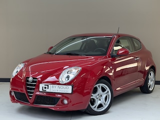 Alfa Romeo Mito 1.4 Distinctive, 95Pk, 1ste eigenaar, Sport pakket, 17" lichtmetalen velgen, Airco, Stuurbediening, Parkeersensoren,