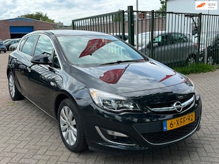 Opel Astra 1.4 Turbo Sport 1e eigenaar achteruit camera navigatie parkeer sensor cruis control cv op afs