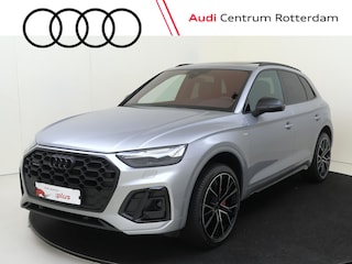 Audi Q5 55 TFSI e S edition Competition | Panoramadak | Trekhaak | Achteruitrijcamera | 3-zone airco | Dodehoek detectie | Keyless | LED matrix verlichting | Stoelverwarming |