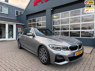 BMW 3-serie Touring 330i High Executive Edition M-Sport / Pano / Trekhaak / NL auto met NAP.