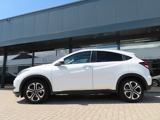 Honda HR-V 1.5 I-VTEC Executive Aut Navi Pano Camera Trekhaak