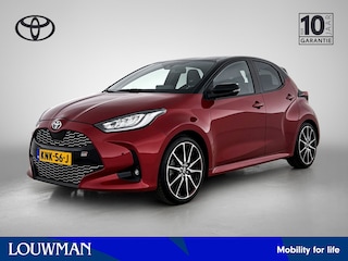 Toyota Yaris 1.5 Hybrid GR Sport + | BTW voertuig | JBL | Head-Up Display | Dodehoek detectie | Stoel+stuurverwarming | Parkeersensoren voor+achter | Apple CarPlay/Android Auto | Cruise Contol Adaptive |